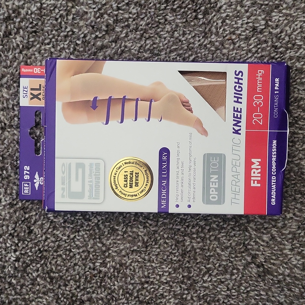 Neo g therapeutic knee highs